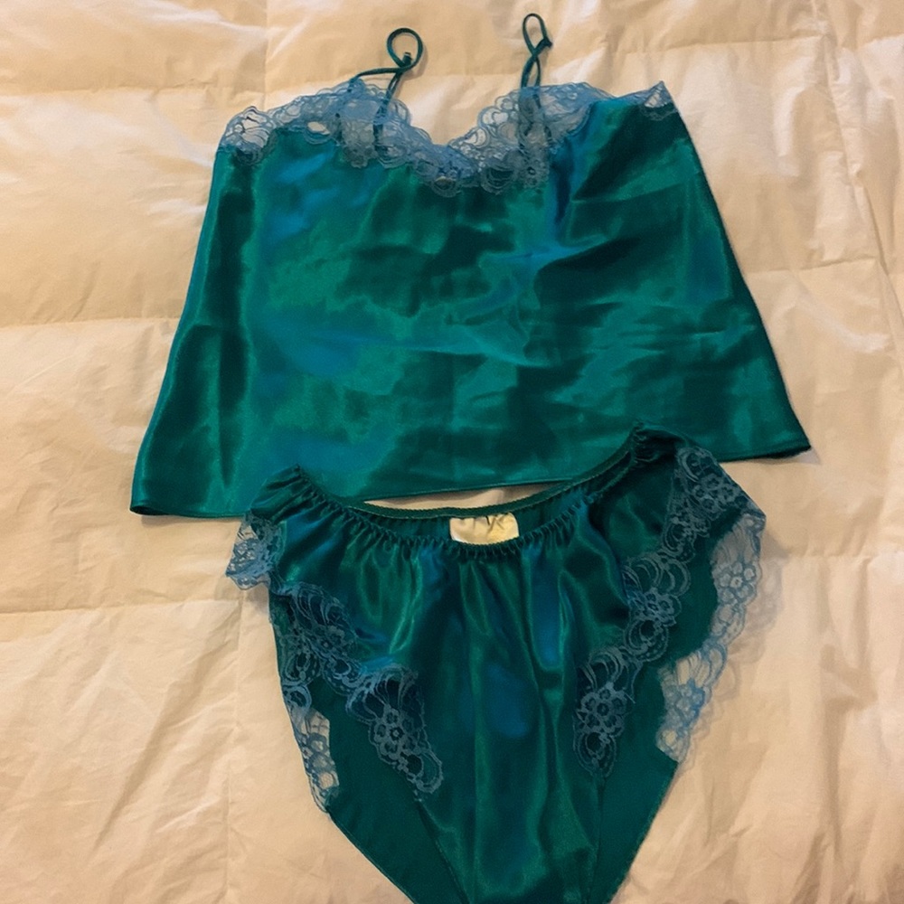 Delicates sleep set